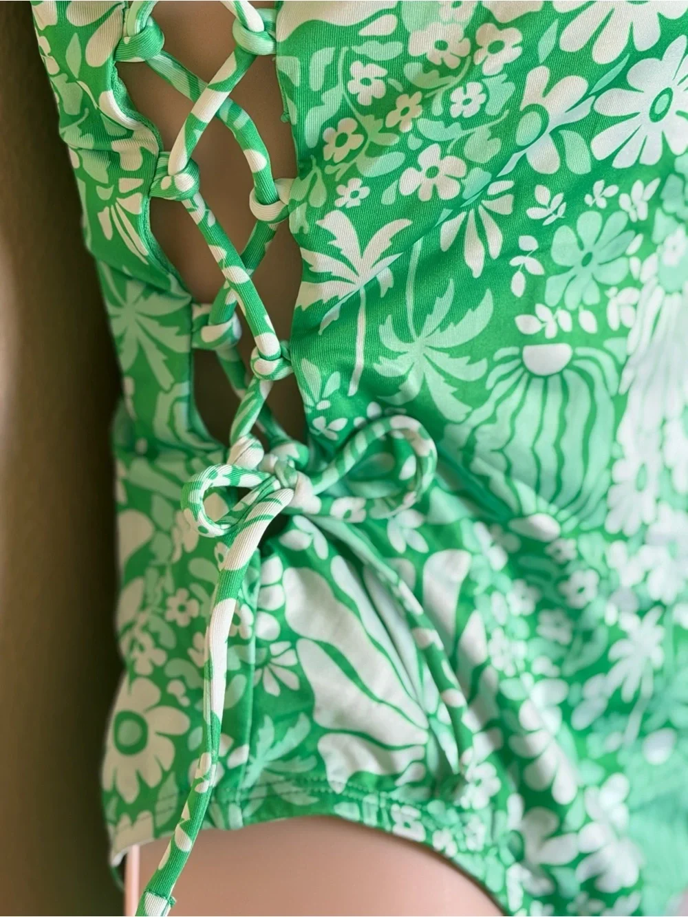 NWT Size Medium Hurley Green Daisy One Piece Swimsuit